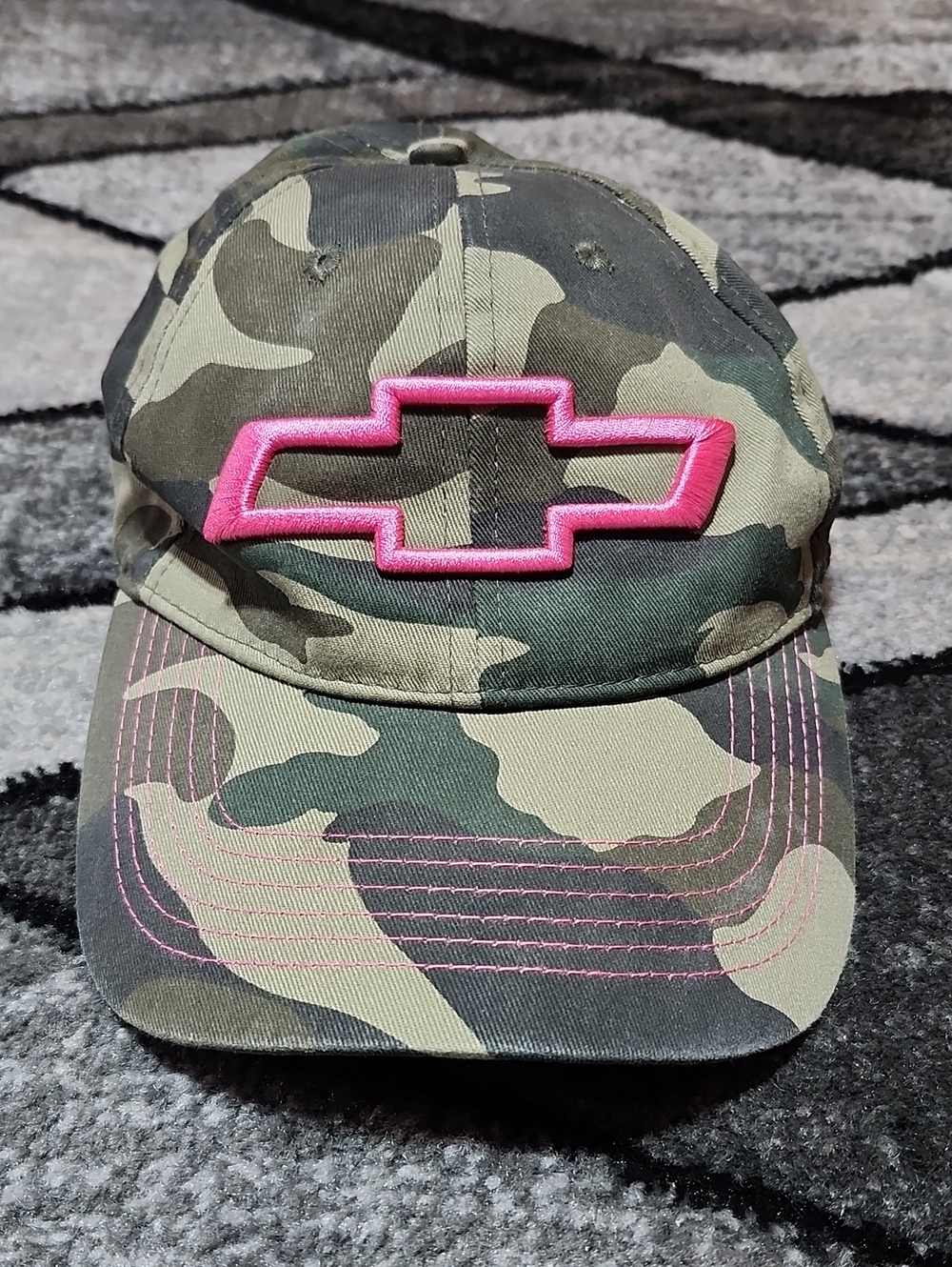 INFINITY HEADWEAR CHEVY BOWTIE EMBROIDERED HOT PINK CAMO COTTON CAP HAT